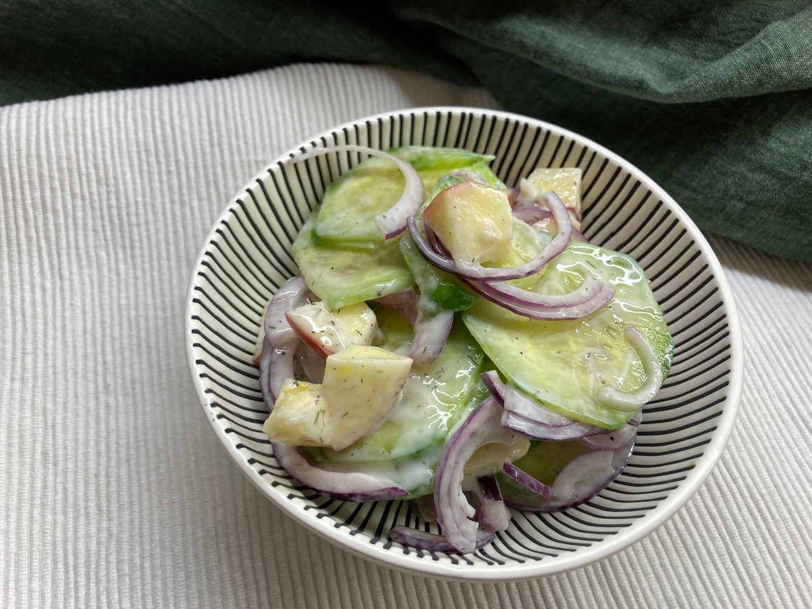 Gurkensalat mit Apfel