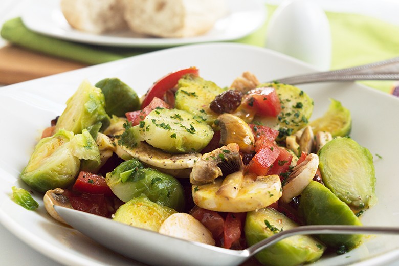 Rosenkohl Champignon Salat mit Curry