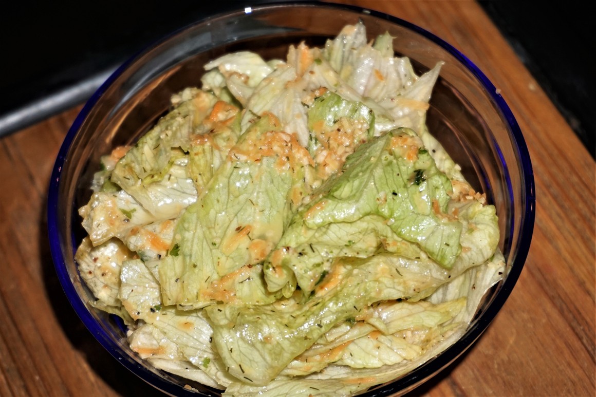 Eissalat mit Karottensauce - Rezept