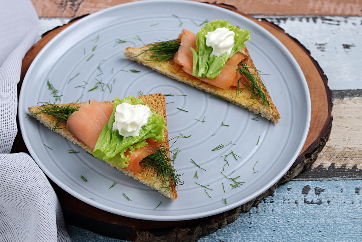 Räucherlachs mit Meerrettichsahne - Rezept