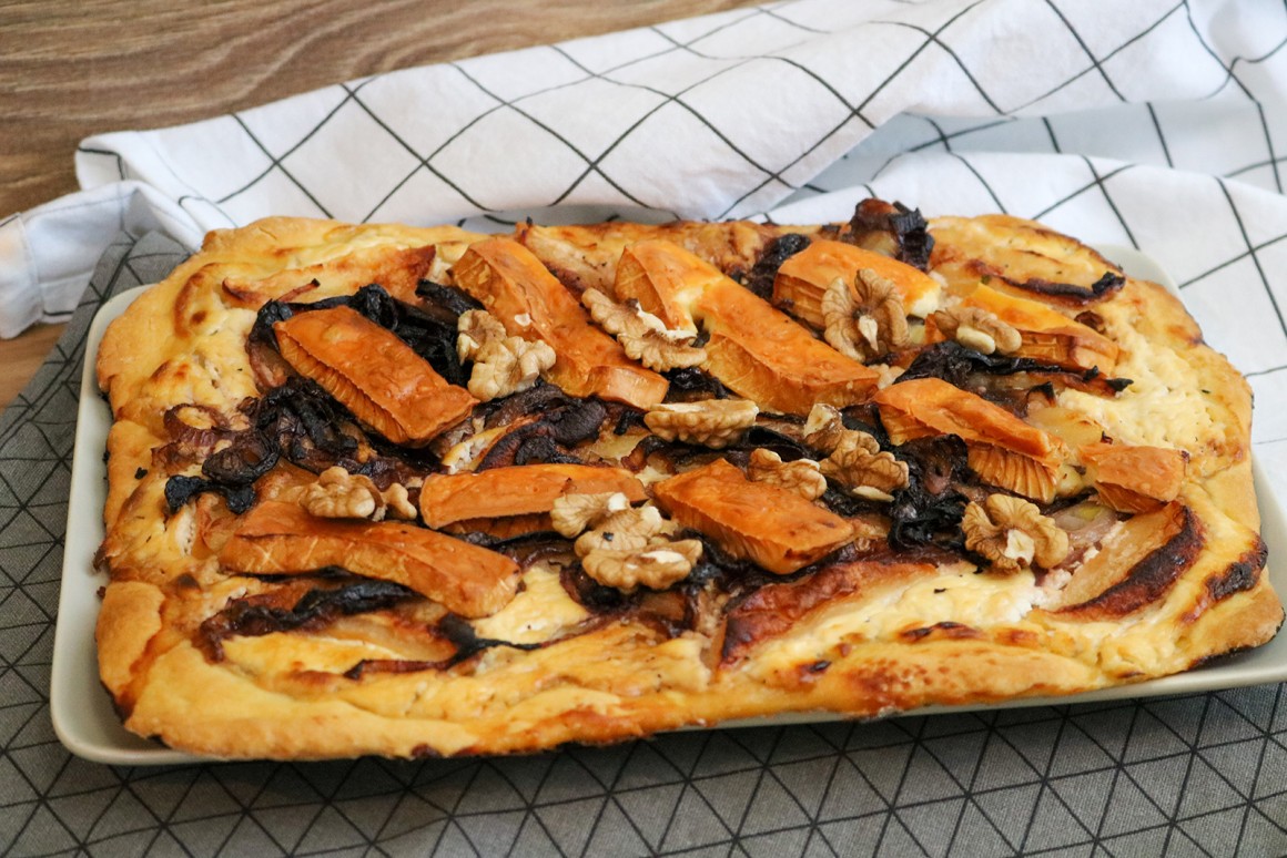 Flammkuchen mit Apfel