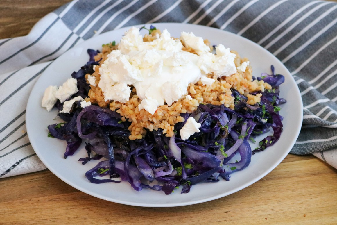 Rotkohlsalat mit Feta