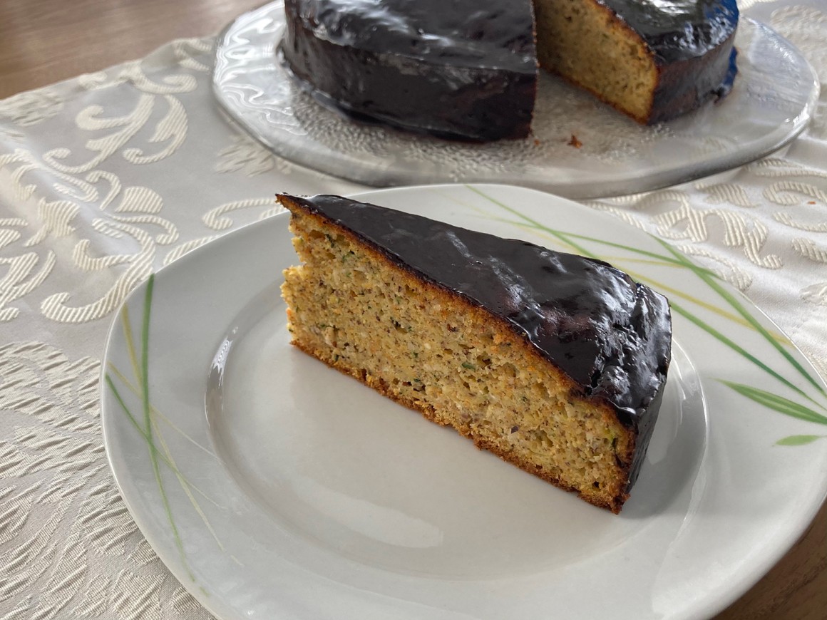 Zucchini-Möhren-Kuchen