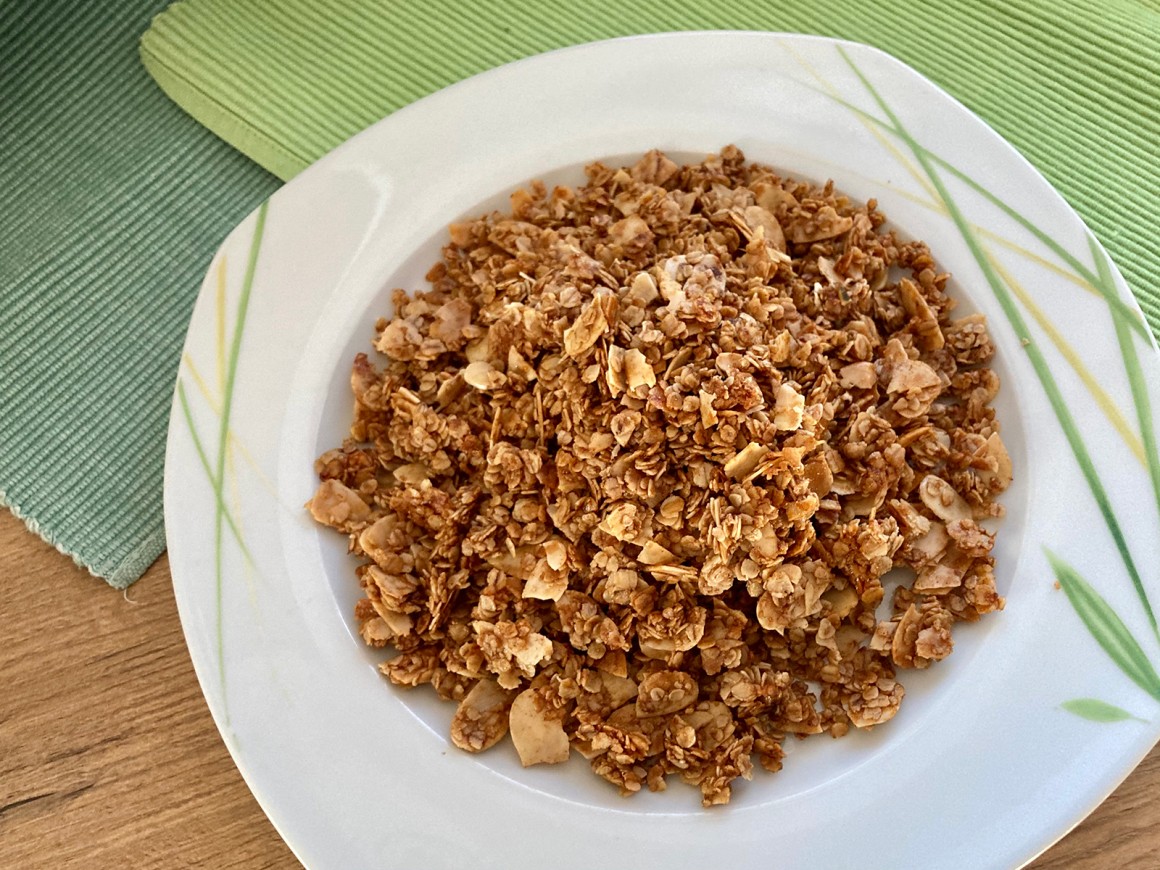 Granola mit Honig und Mandeln