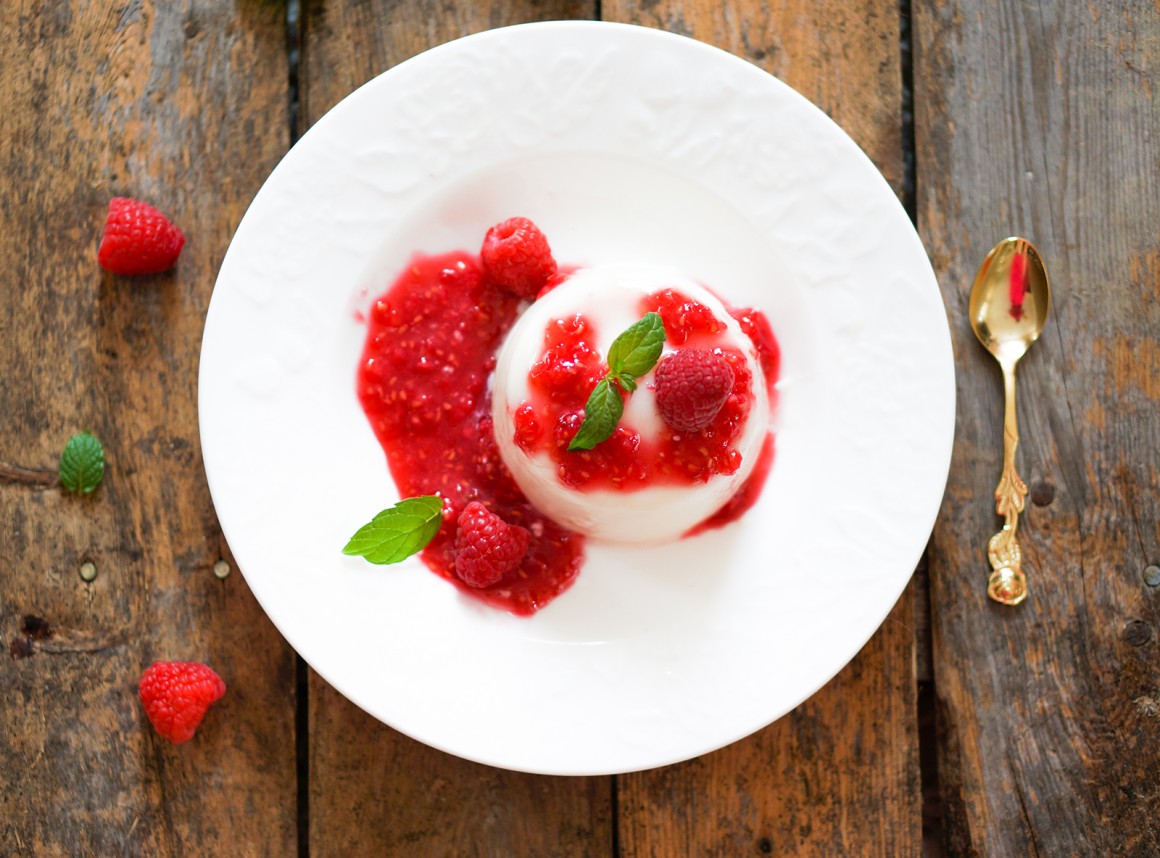 Panna Cotta mit Himbeerspiegel - Rezept