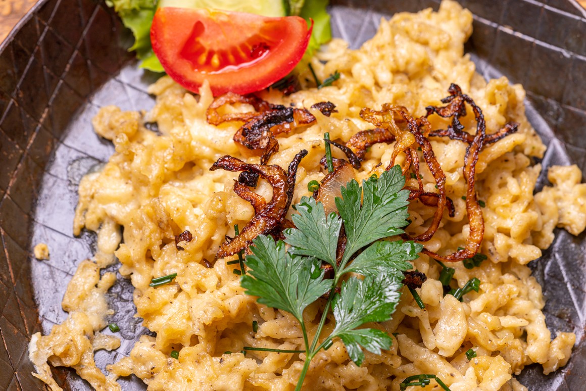 Käsespatzen mit Röstzwiebel - Rezept