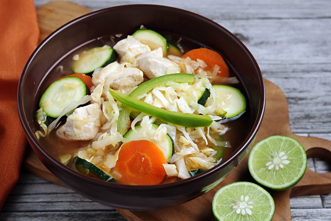 Asiatische Kohlsuppe
