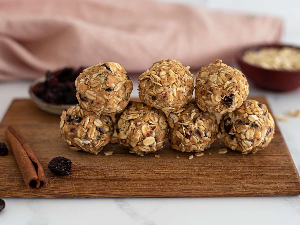 Energiebällchen mit Cashew und Cranberries