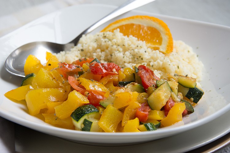 Pfannengemüse mit Orangen-Couscous
