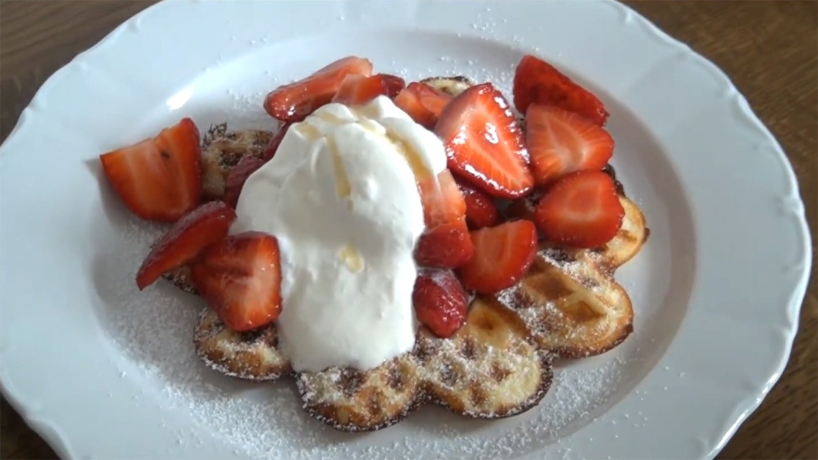 Quarkwaffeln mit Erdbeeren