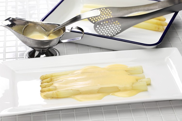 Spargel mit Sauce Hollandaise