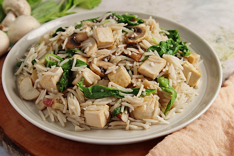 Geschmorte Pilze mit Tofu und Reis