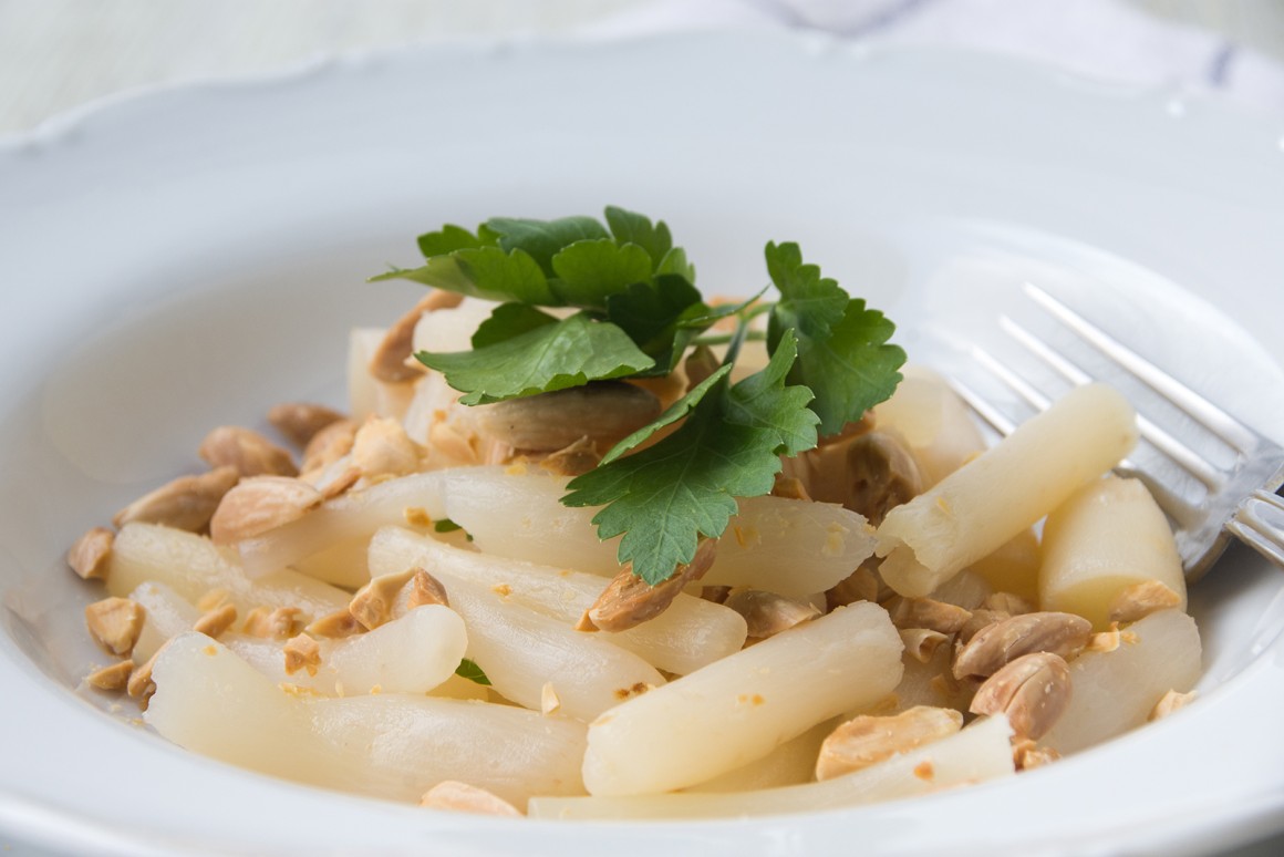 Schwarzwurzel mit Mandelsplittern - Rezept