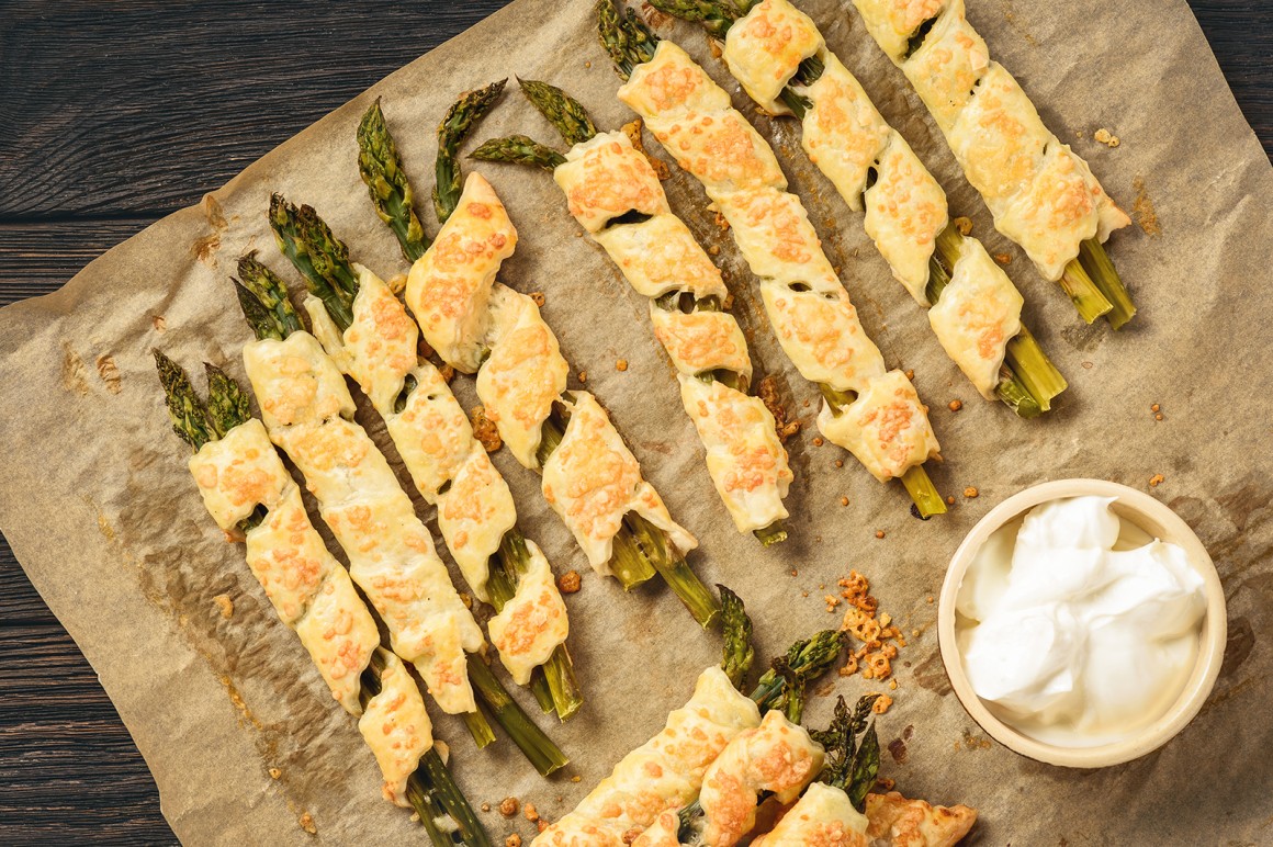 Spargel in Blätterteig mit Käse