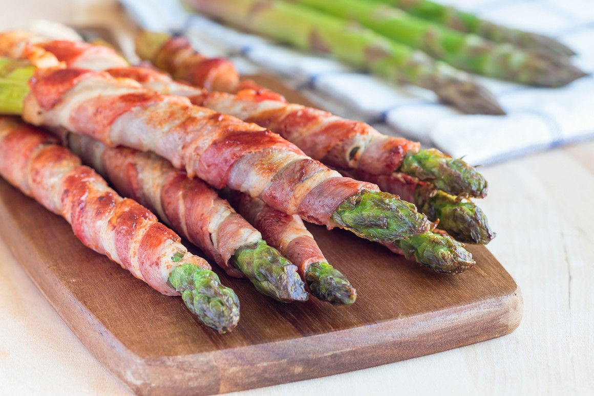 Spargel in Schinkenhülle