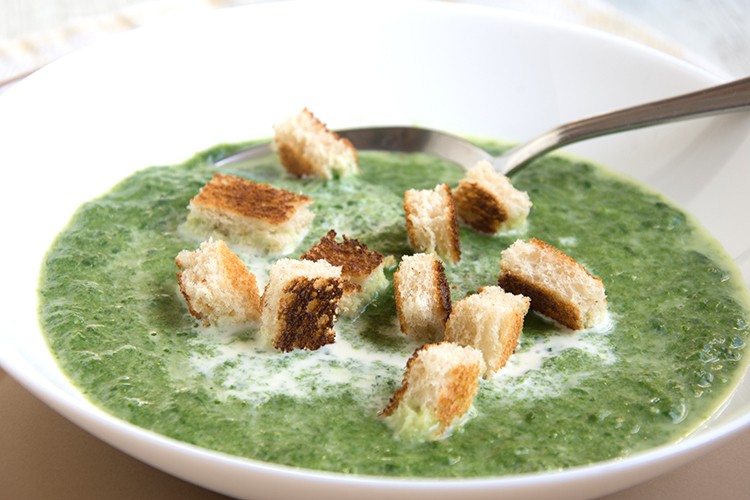 Spinatsuppe mit Grünkern