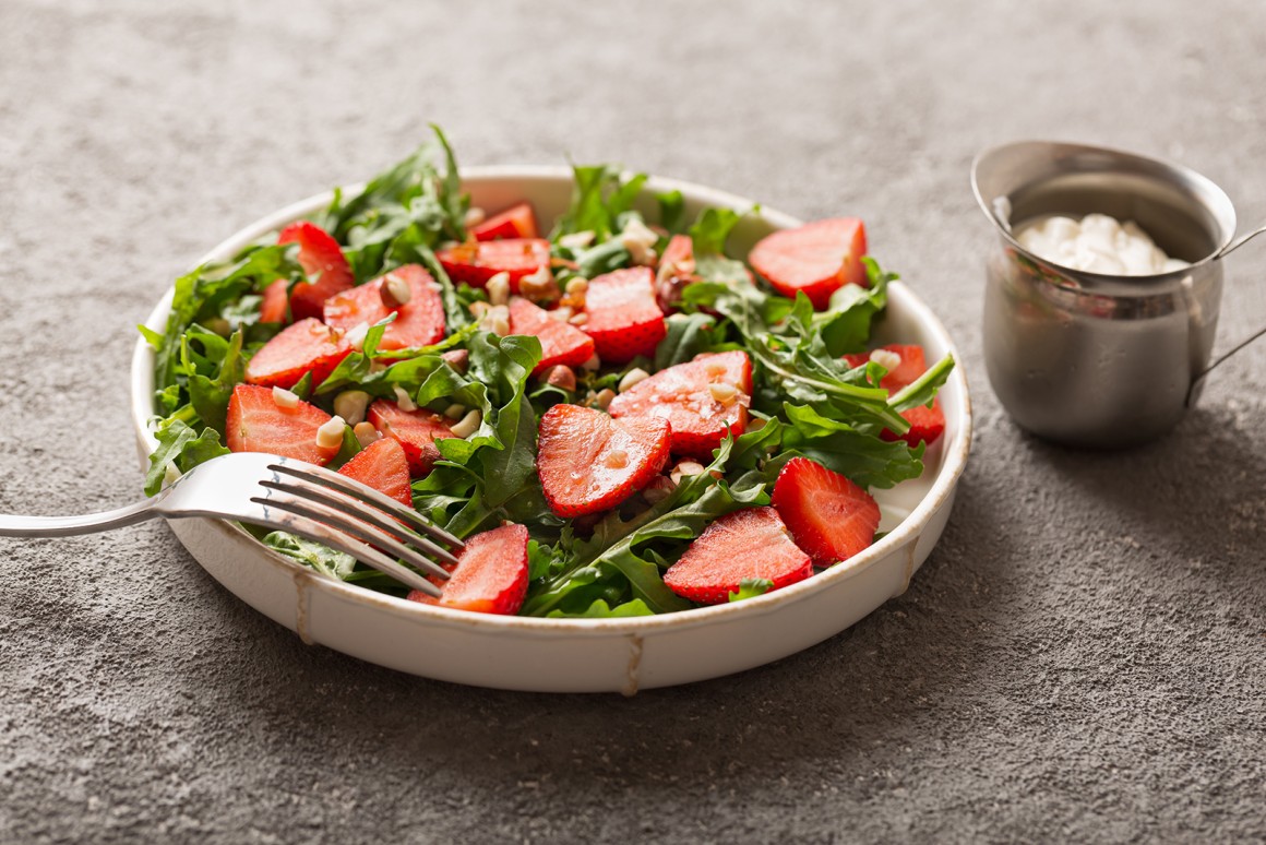Erdbeersalat mit Rucola - Rezept