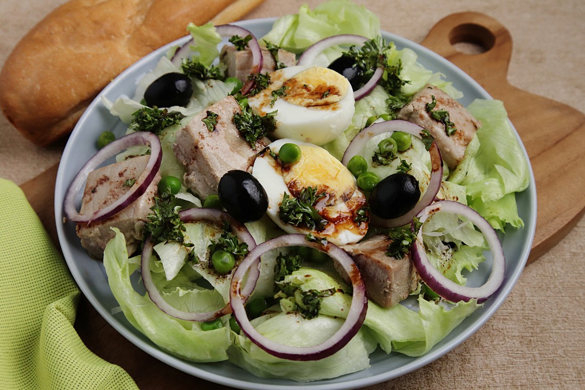 Eisbergsalat mit Thunfisch