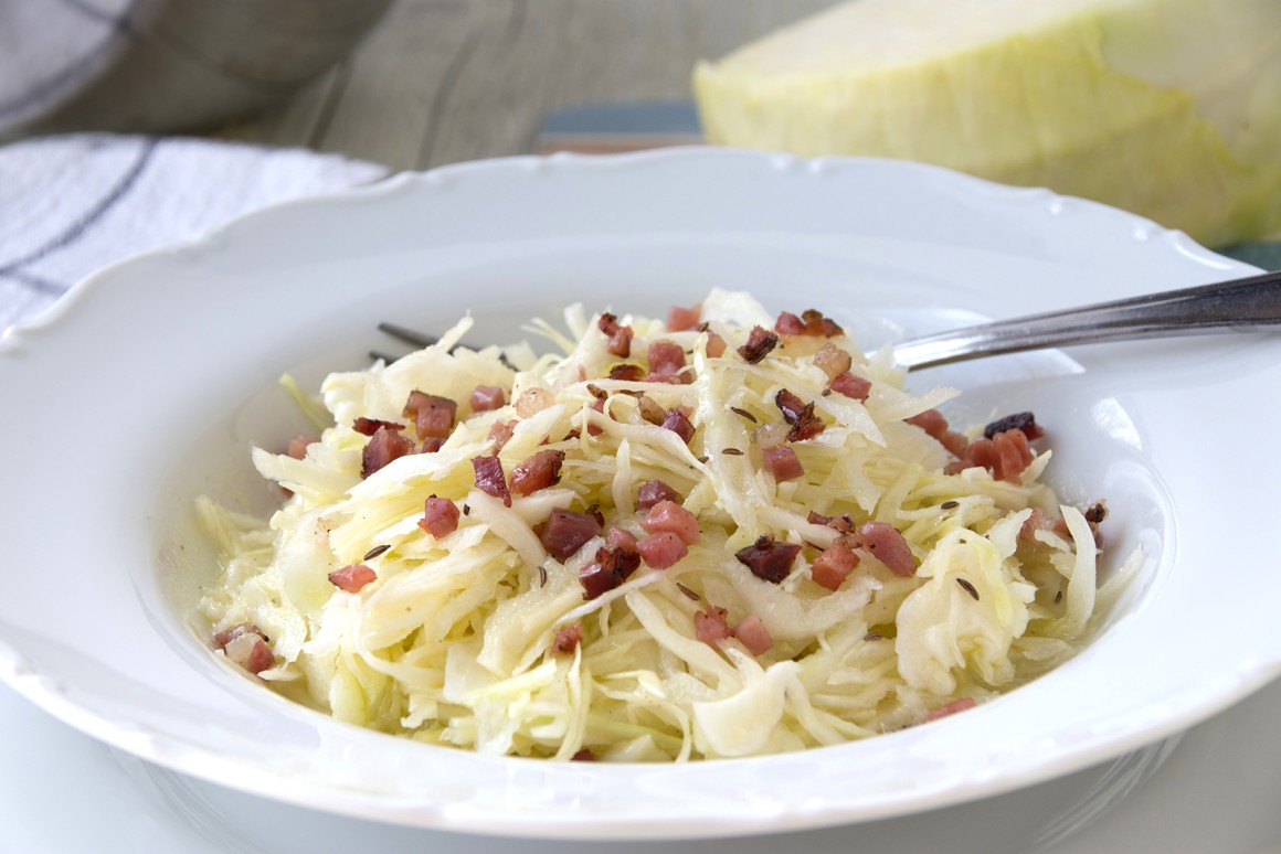 Kohlsalat mit Speck - Rezept