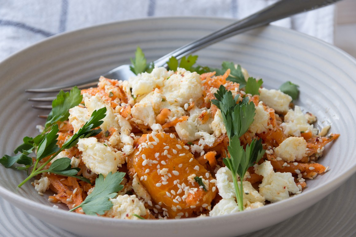 Möhrensalat mit Feta - Rezept