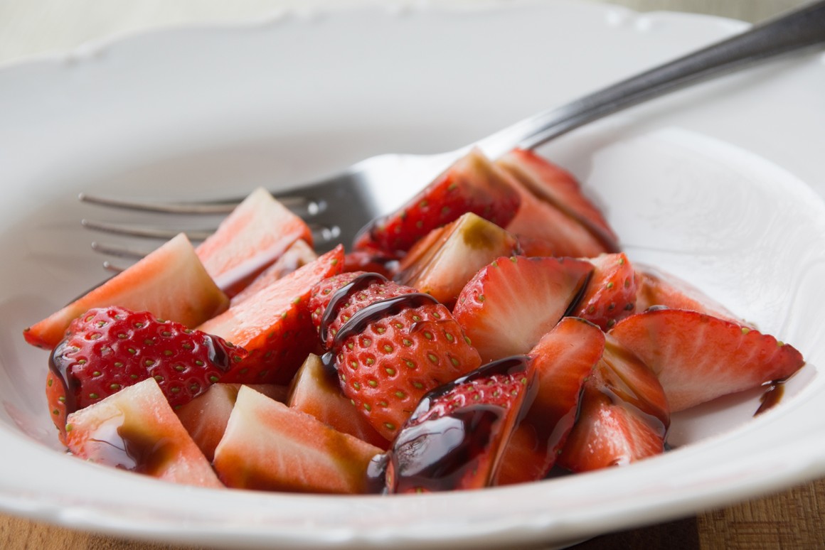 Erdbeersalat mit Balsamico - Rezept