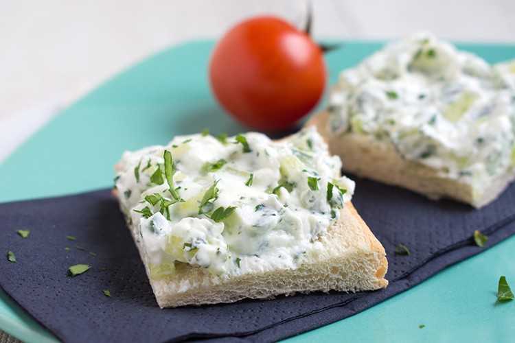 Kräutercreme mit Gurke