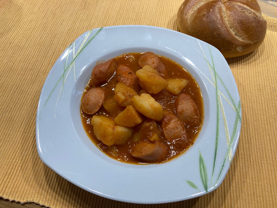 Kartoffel-Wurst-Gulasch