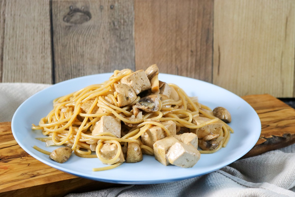 Spaghetti mit Tofu und Champignons
