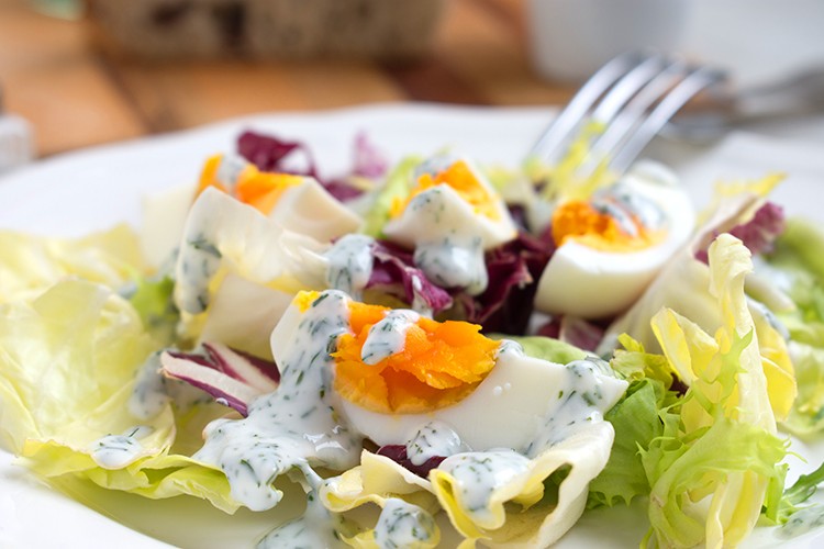 Eier mit Dillsauce
