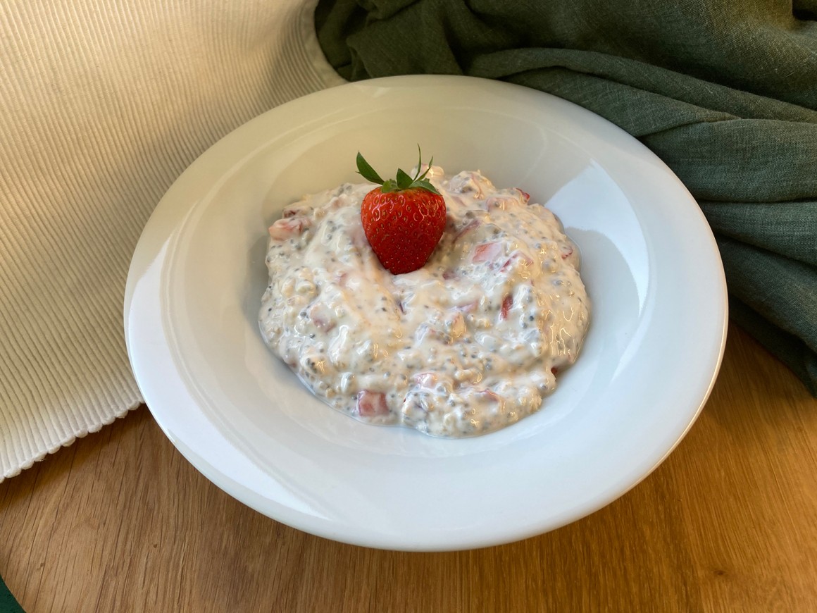 Veganes Joghurtmüsli mit Erdbeeren