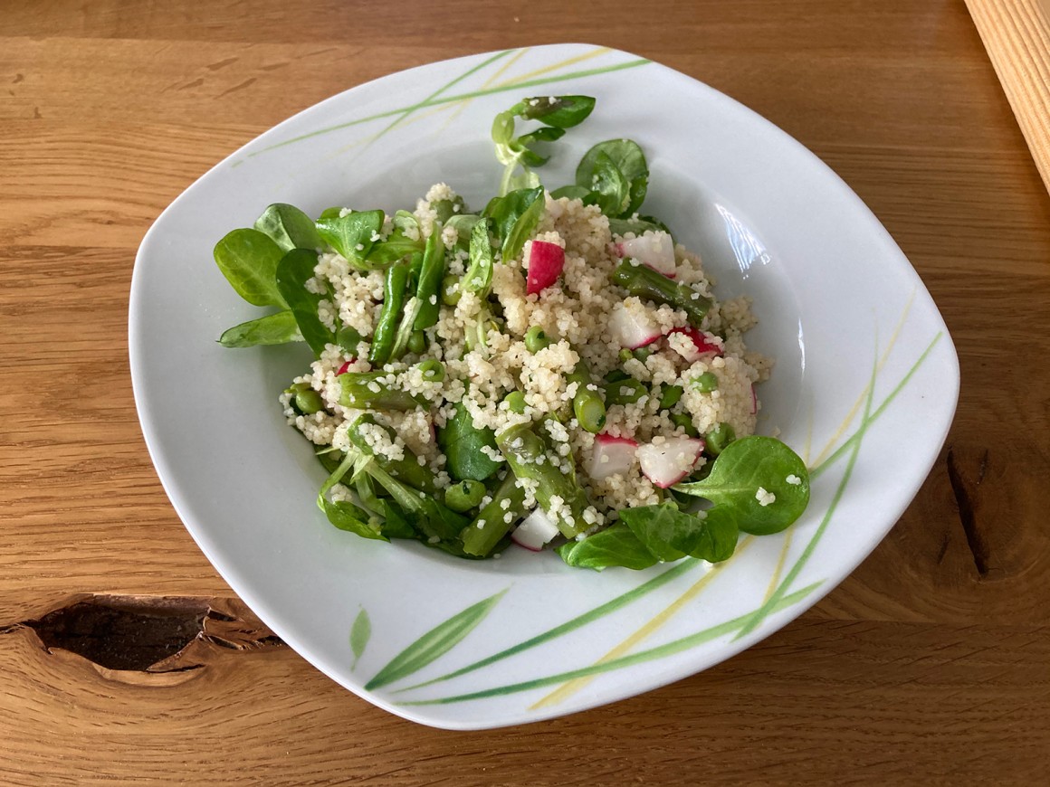 Couscous-Salat mit Spargel