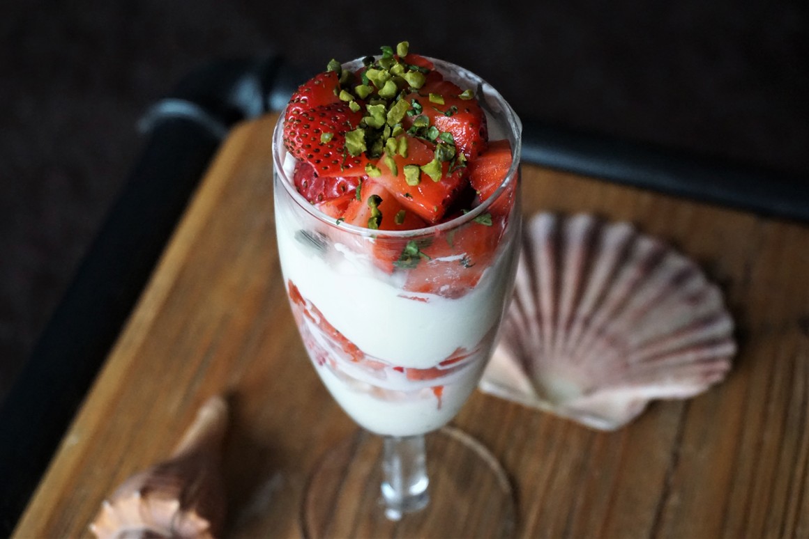 Erdbeer-Vanille-Sahne-Dessert