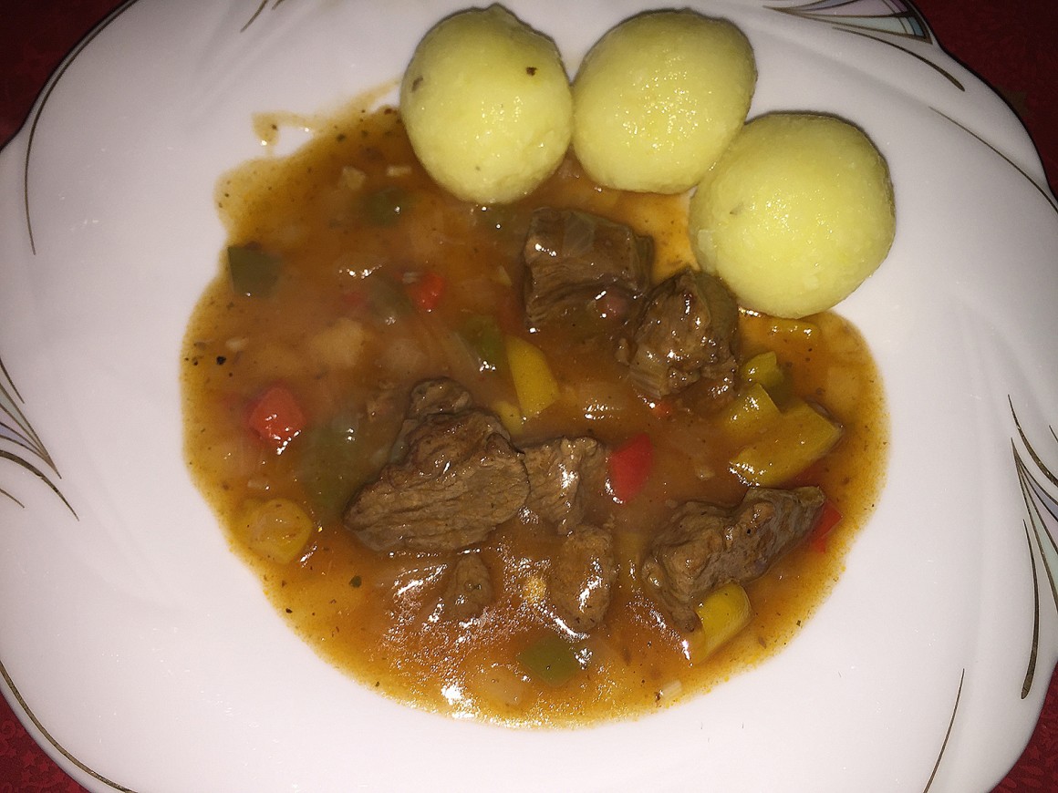 Ungarisches Paprika-Gulasch - Rezept