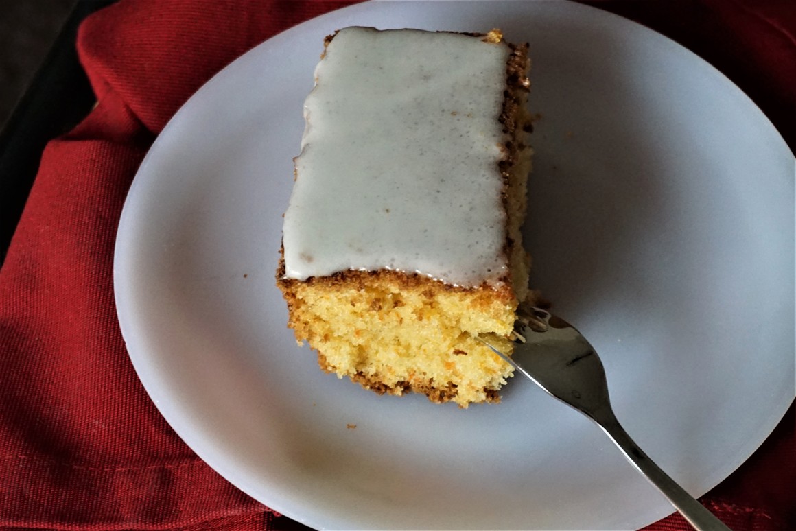 Zucchinikuchen mit Nüssen - Rezept