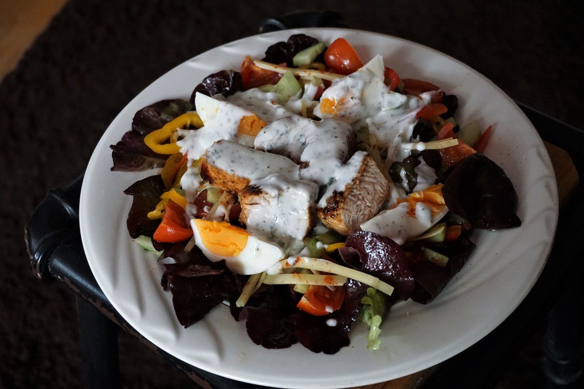Chefsalat mit Hähnchenbrust