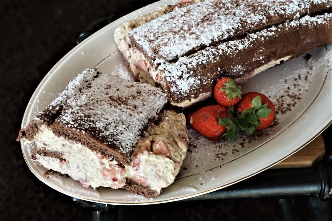 Erdbeerroulade mit Mascarpone - Rezept