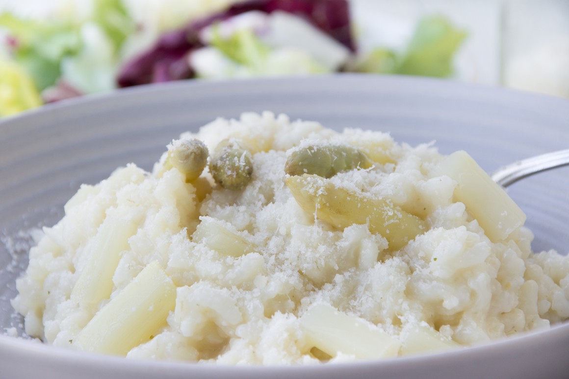 Spargelrisotto mit weißem Spargel