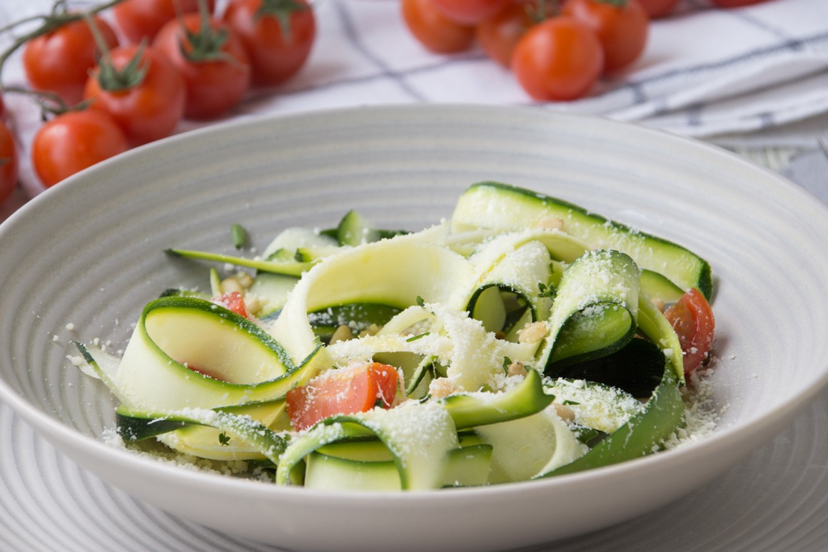 Zucchini-Carpaccio mit Parmesan - Rezept