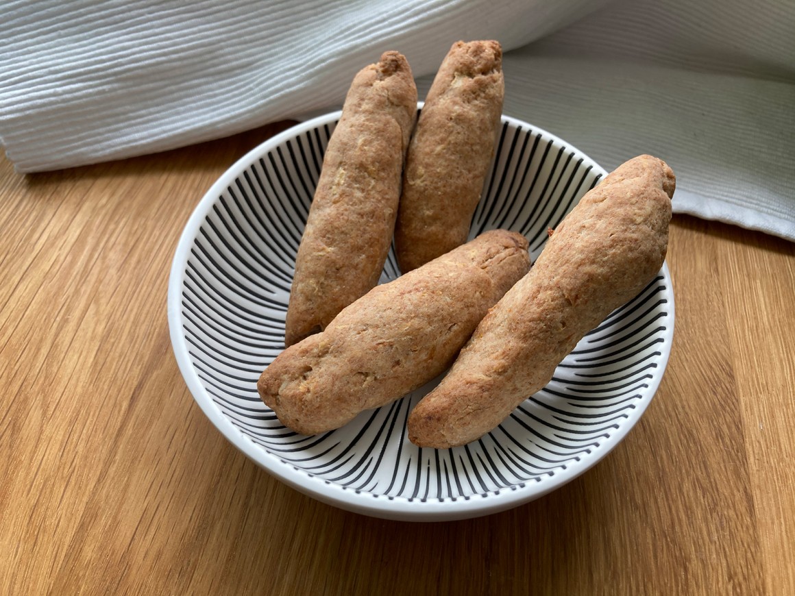 Zuckerfreie Dinkelstangen mit Banane und Apfel