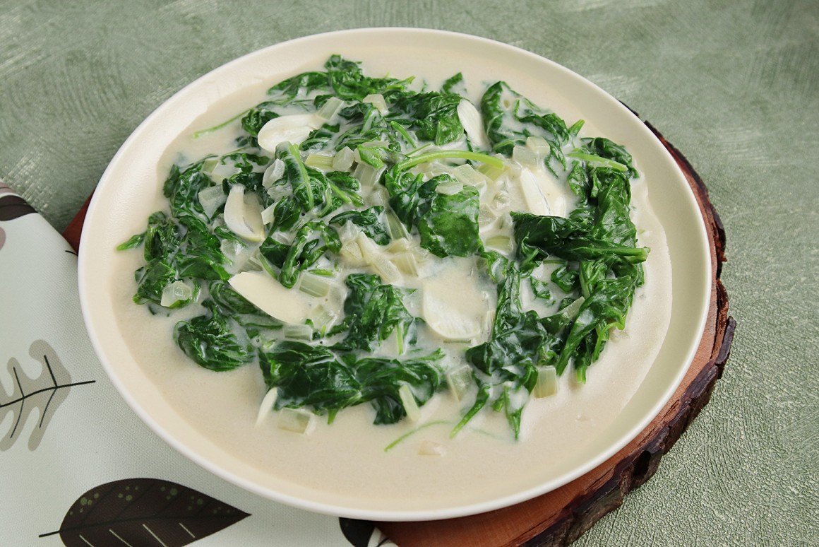 Spinat mit Knoblauch und Soja - Rezept