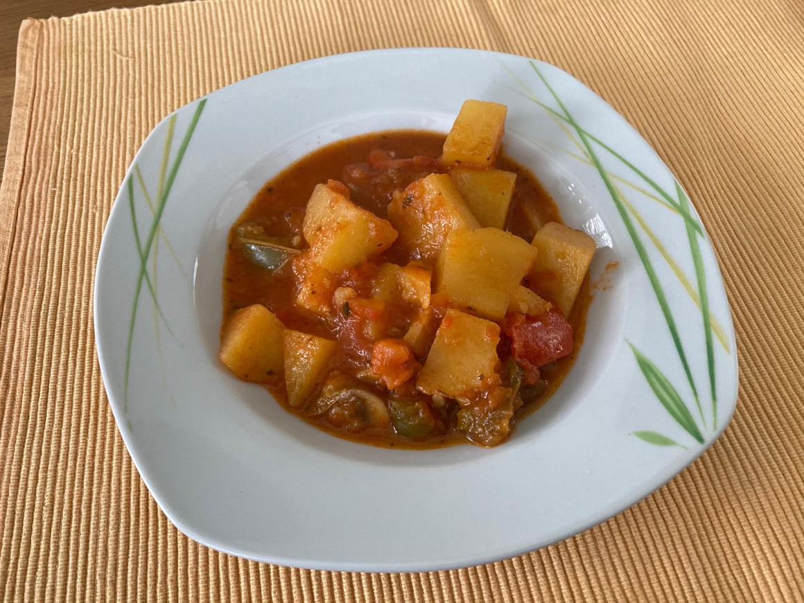 Veganes Pilz-Kartoffel-Gulasch