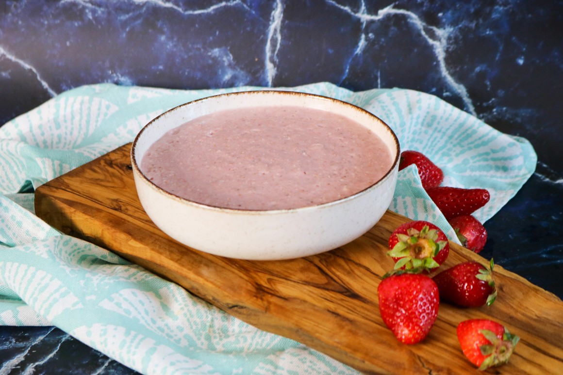 Erdbeerporridge mit Bananen