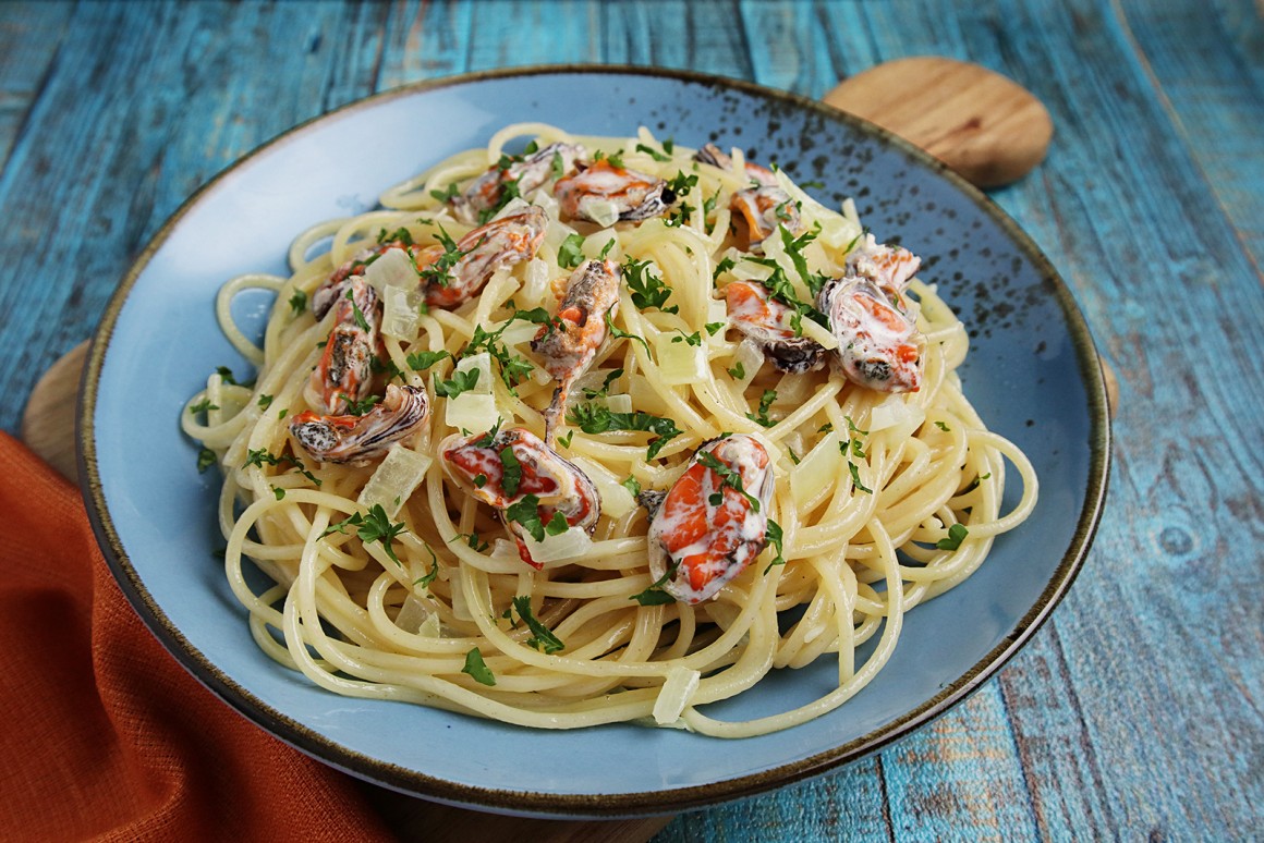 Spaghetti mit heller Muschelsauce