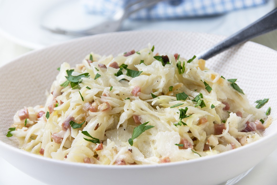 Weißkohlsalat mit Schmand - Rezept