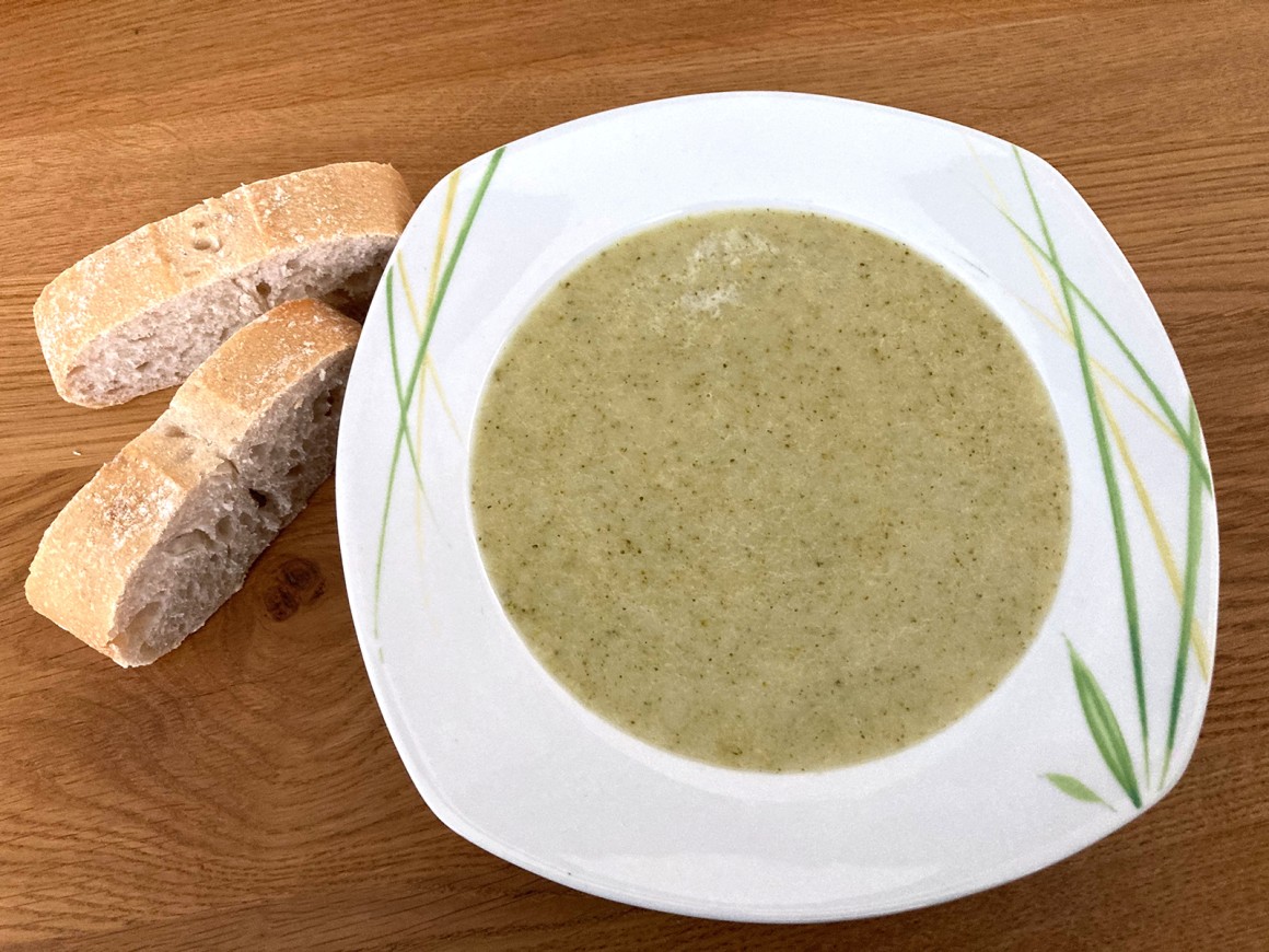 Brokkoli-Apfel-Suppe
