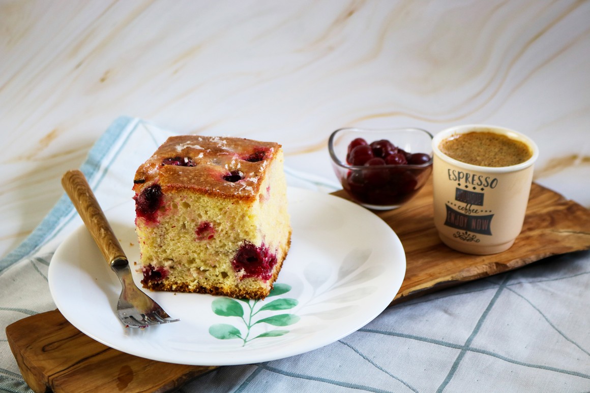 Selterskuchen mit Kirschen - Rezept