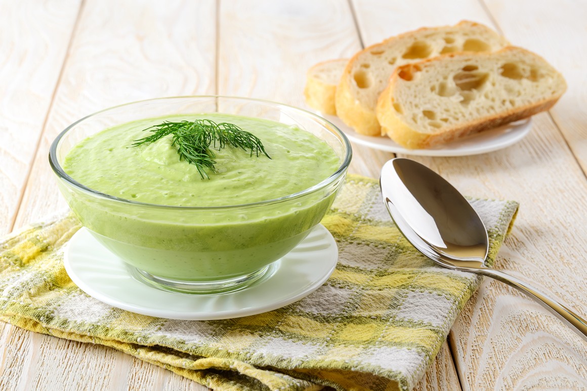 Geeiste Gurkensuppe mit Buttermilch - Rezept