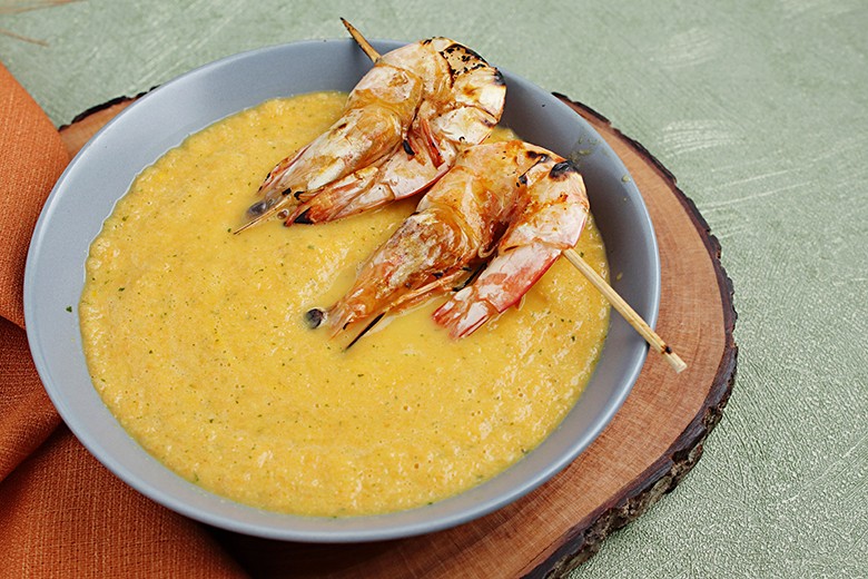 Karotten-Ingwer-Suppe mit Garnelen