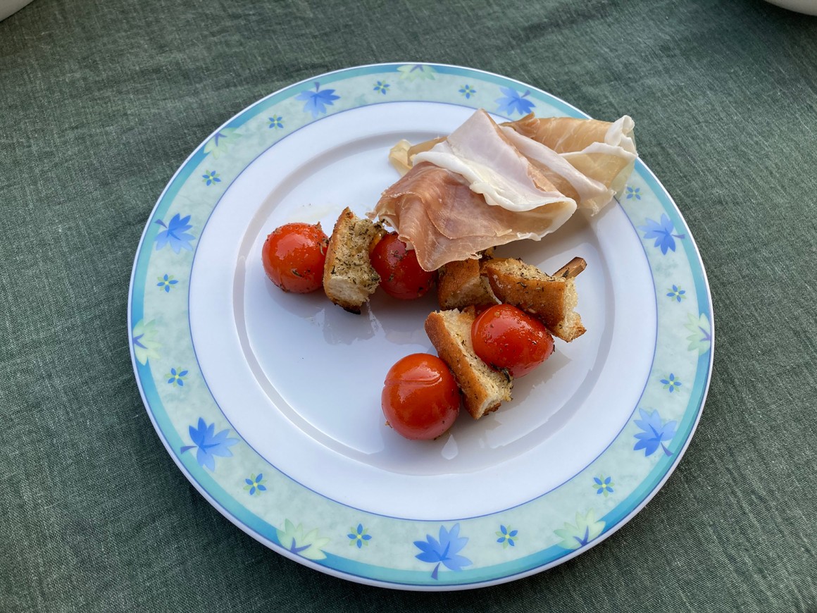 Tomaten-Brot-Spieße mit Prosciutto-image