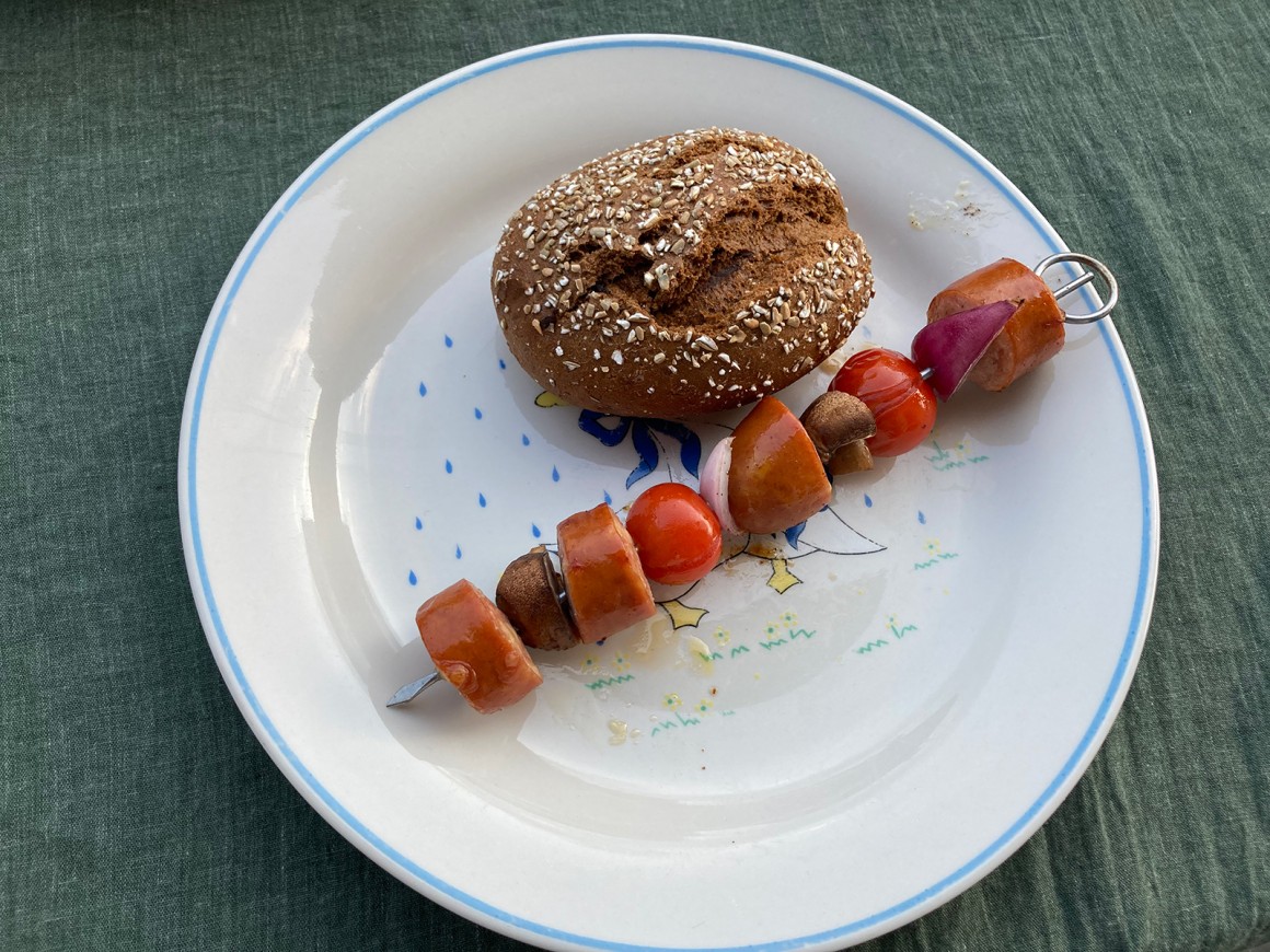 Würstchen-Gemüsespieße